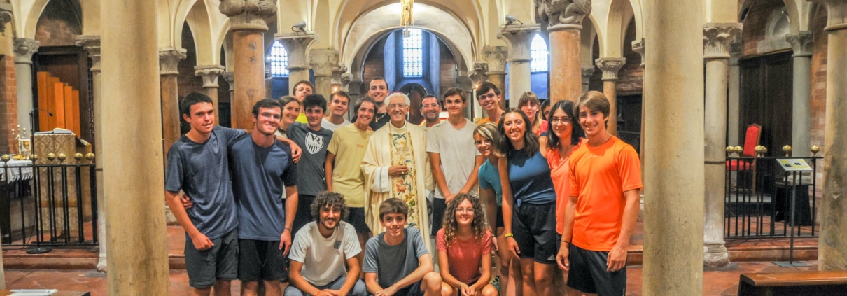 Foto di gruppo con il vescovo Edoardo